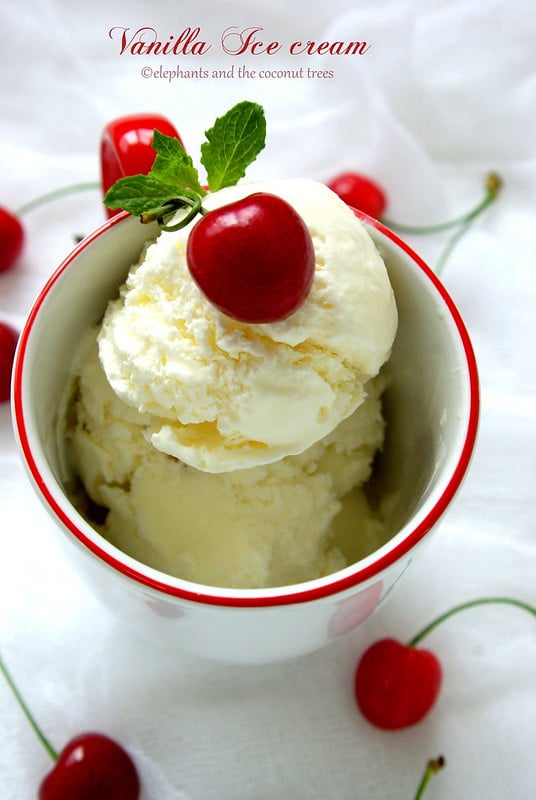 Homemade eggless vanilla ice cream