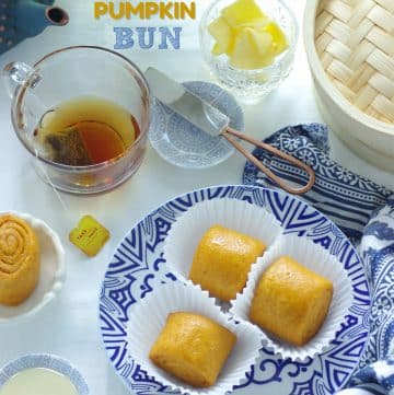 Steamed pumpkin bun / Mantou